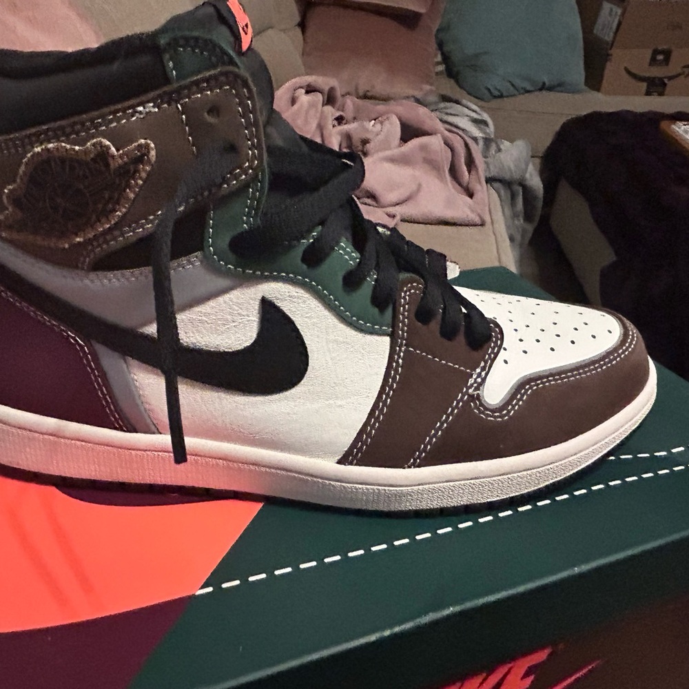 Air Jordan 1 High OG “Hand Crafted”